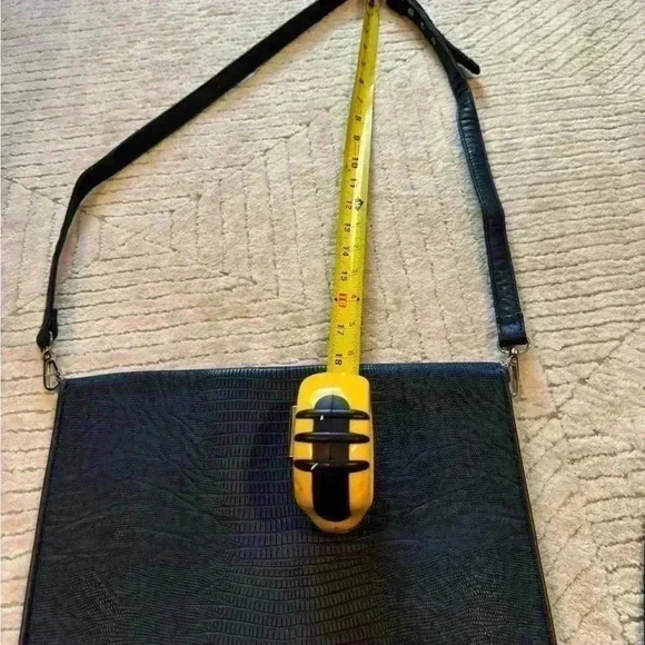 Francine’s collections Lenox lizard shoulder purse - Picture 4 of 10